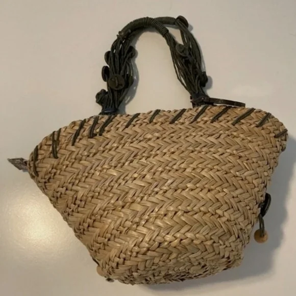 EUC Sun N Sand Woven Tote with Wood Accents - Picture 2 of 8